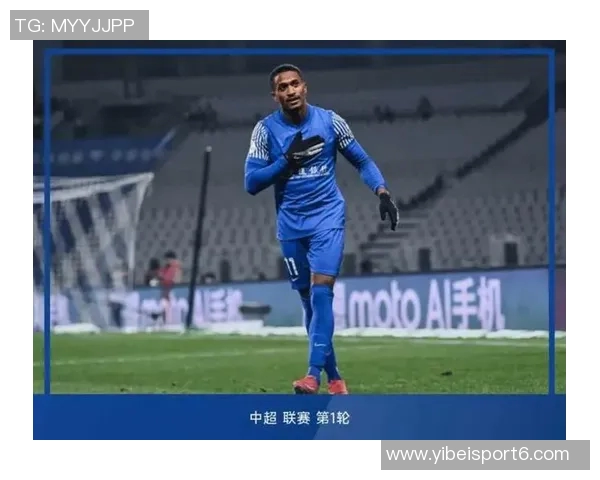 广岛球员失误送机会米内罗头球被解围路易斯补射遗憾中柱