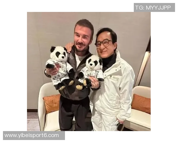 林书豪与成龙贝克汉姆同框合影三位传奇人物的梦幻时刻 林书豪与成龙贝克汉姆同框合影三位传奇人物的梦幻时刻