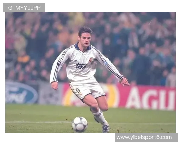 莫伦特斯批评皇马表现失控球员位置不当影响整体发挥 莫伦特斯批评皇马表现失控球员位置不当影响整体发挥