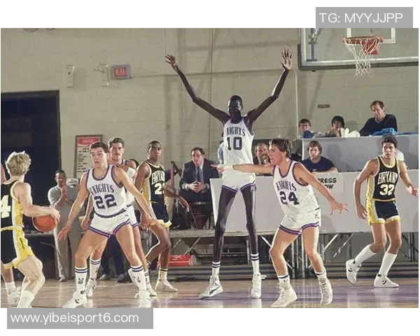 沃特森谈对手进攻篮板问题我们阵容身高劣势影响比赛表现